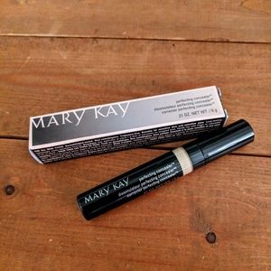 NEW Concealer - Mary Kay